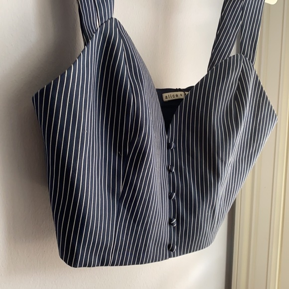 🆕 A+O cropped blue and white striped tank - Picture 2 of 5